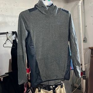 Under armour sweatshirt